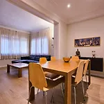 Classbedroom Park Gueell Apartment